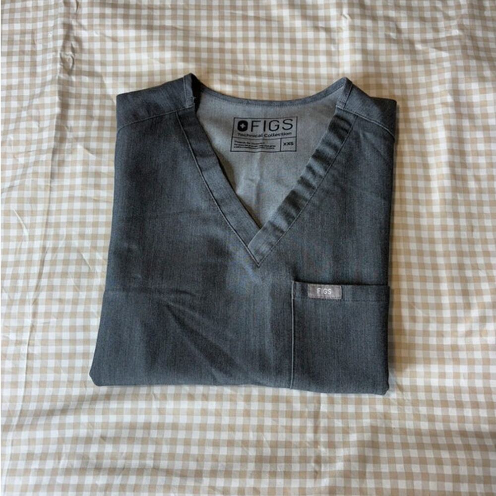 Figs Catarina Scrub Top in Graphite